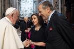 Pelosi recibe la comunión en el Vaticano a pesar de la postura del aborto y desata la polémica