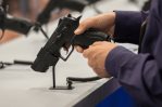 Nueva York se dispone a restringir armas en público tras fallo del Supremo