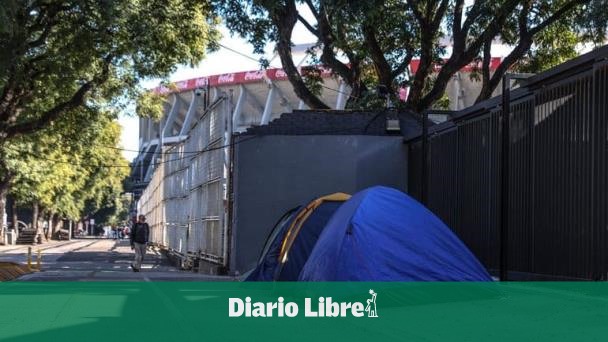 Fans de Harry Styles acampan en Buenos Aires