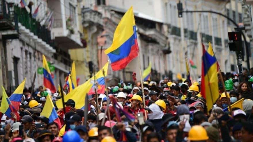 El Gobierno de Ecuador e indígenas firman el acuerdo que pone fin a protestas