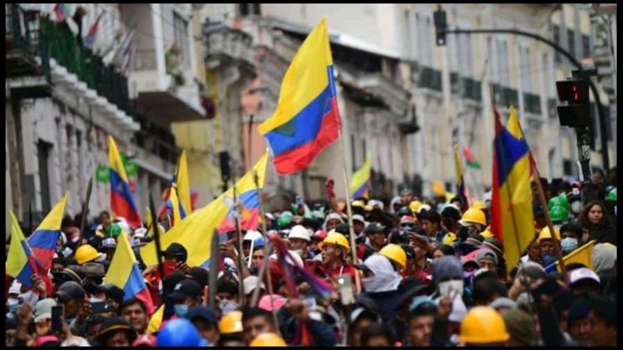 El Gobierno de Ecuador e indígenas firman el acuerdo que pone fin a protestas