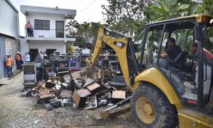 Hacienda destruye 2,793 equipos usados de forma ilegal en bancas y colmados