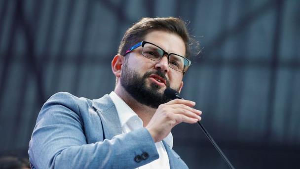 Boric pide combatir las noticias falsas sobre la nueva Constitución