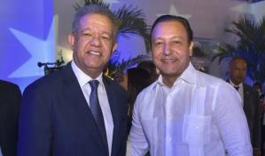 Abel y Leonel se juntan en actividad de la Independencia de los Estados Unidos