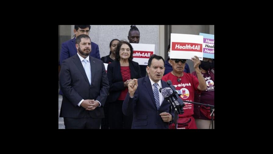 California cubrirá atención médica a todos los inmigrantes