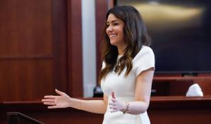 La abogada Camille Vásquez ayudó a salvar la vida de un pasajero en pleno vuelo