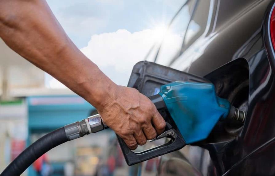 Gobierno mantiene subsidio para frenar otra vez el alza de los combustibles