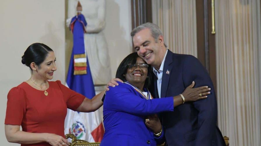 Sandra Lebrón: “Este premio va a servir de motivación para la clase magisterial”