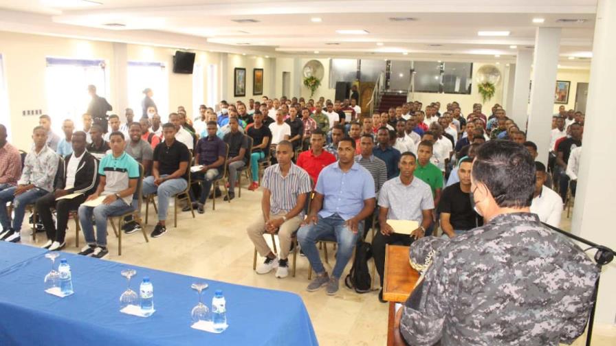 Alberto Then: Ser policía es algo para sentir orgullo, venimos a servir sin esperar nada a cambio