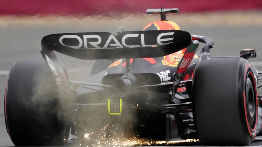 Verstappen y Red Bull dominan los últimos ensayos en Gran Bretaña