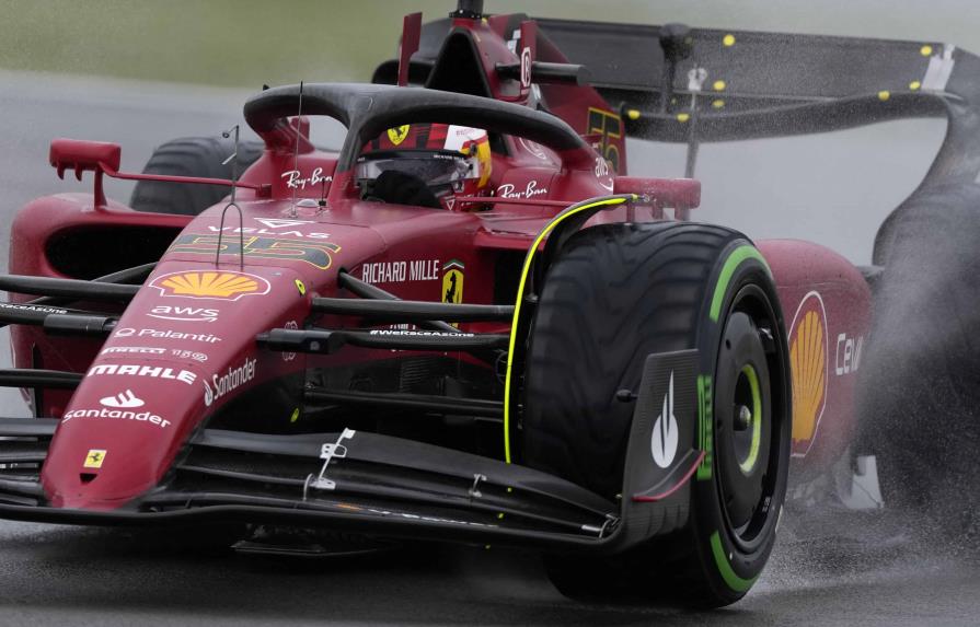 Carlos Sainz con Ferrari gana la pole en Silverstone