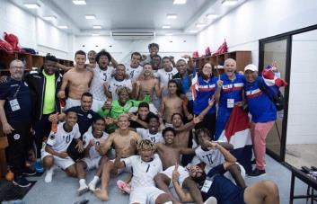 Abinader y la vicepresidenta felicitan a la selección de fútbol por clasificar a los Juegos Olímpicos