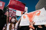 Aborto no se garantiza en EEUU ni siquiera en violaciones, según activistas