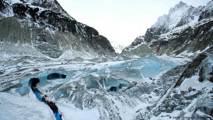 Seis muertos y 15 desaparecidos tras desprendimiento de glaciar en Italia