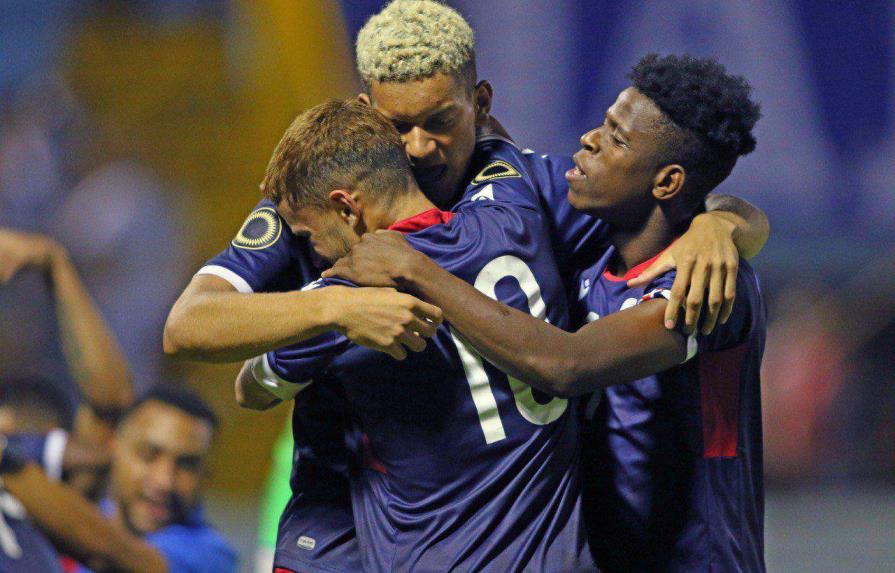 Selección dominicana de fútbol regresa al país este lunes en vuelo especial de Arajet