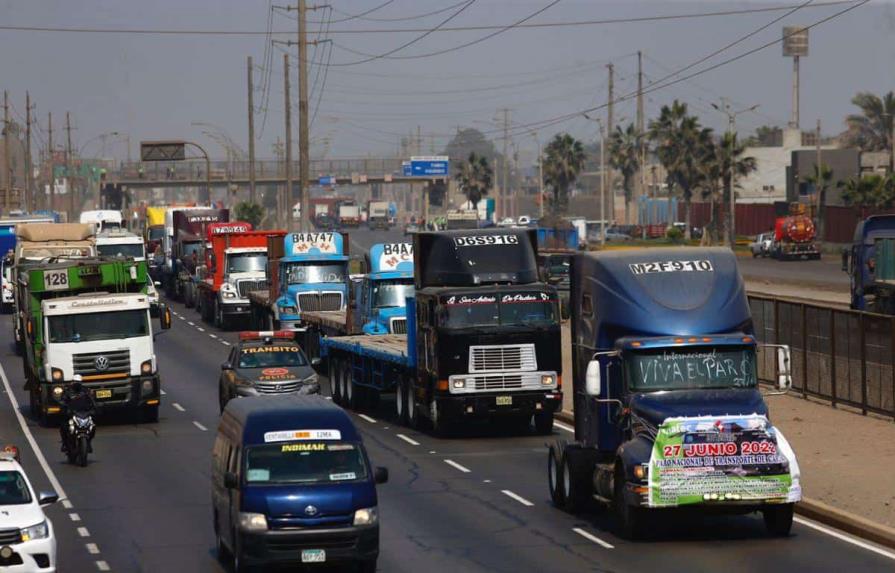 Nuevo paro de transportistas se desarrolla sin mayores incidentes en Perú
