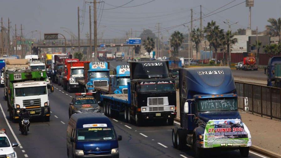 Nuevo paro de transportistas se desarrolla sin mayores incidentes en Perú