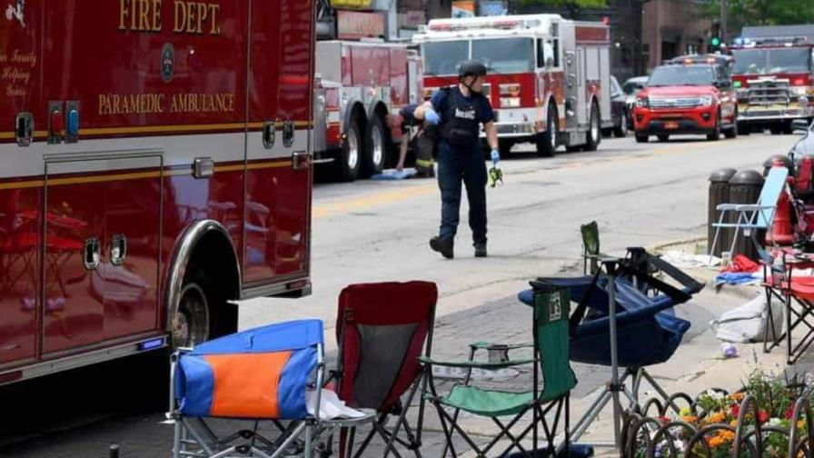 Suben a seis los muertos en tiroteo en desfile en Chicago