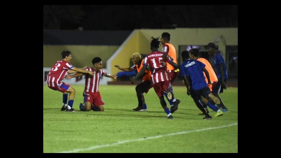 Delfines ganan en el cierre ronda regular fútbol LDF; vencen al Atlético Pantoja
