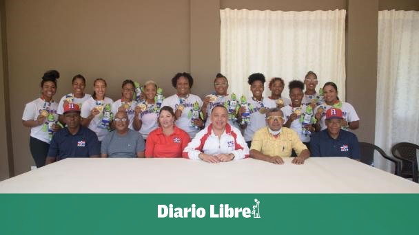 Agasajan equipo femenino de softbol ganó oro en Bolivarianos