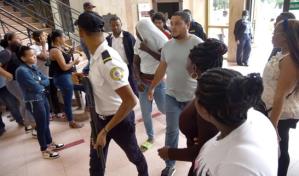 Aplazan otra vez medida de coerci&oacute;n contra  acusados de robo en fincas de tabaco en Santiago