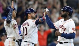 Álvarez da triunfo a Astros sobre Reales con cuadrangular en la 9na