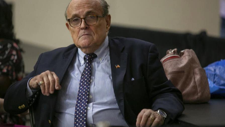Un jurado cita a declarar a Giuliani en una investigación penal contra Trump