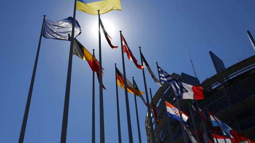 Gobernador ucraniano insta a 350,000 residentes a evacuar