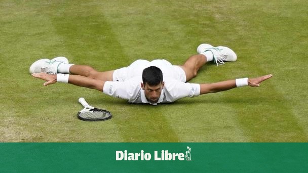 Djokovic remonta y avanza a semis de Wimbledon