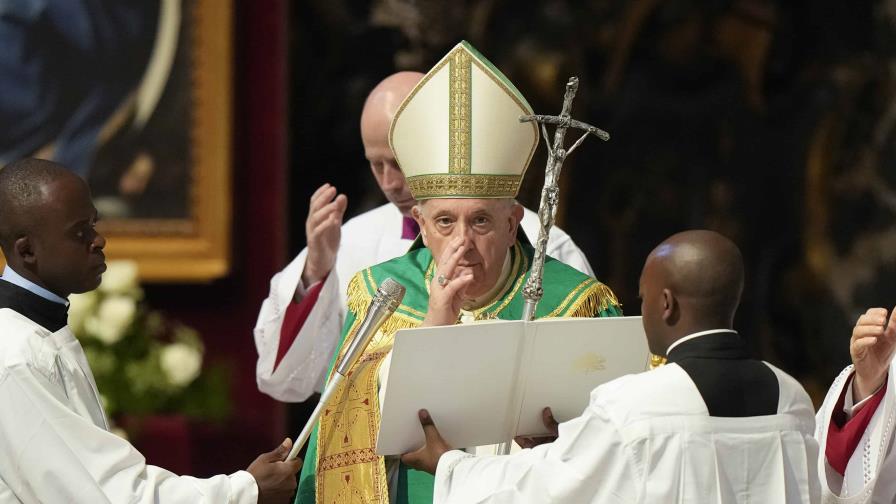 El papa reza por las víctimas del tiroteo en desfile en EEUU El papa reza por las víctimas del tiroteo en desfile en EEUU