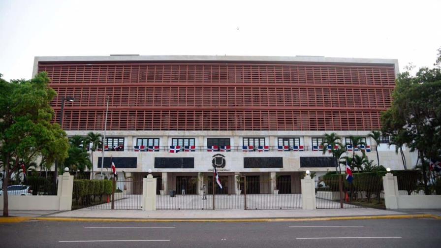 Senado envía a comisión bicameral el proyecto de ley para modificar la Constitución