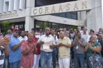 Empleados de Coraasan exigen aumento salarial