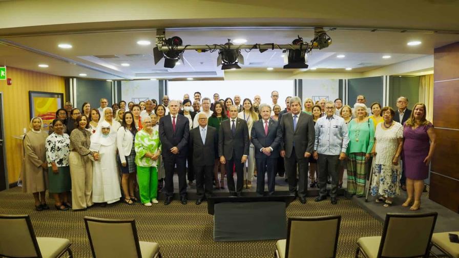 APAP destina RD$15 millones para el desarrollo de proyectos comunitarios APAP destina RD$15 millones para el desarrollo de proyectos comunitarios