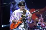 Revelan la causa del desmayo de Carlos Santana durante concierto