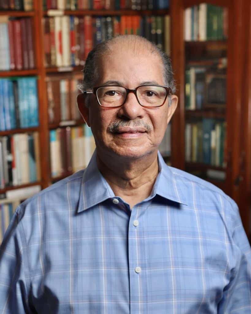 El laureado escritor José Alcántara fue reconocido.