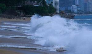 Ciclón Bonnie se degrada a categoría 2 y provocará fuertes lluvias en México