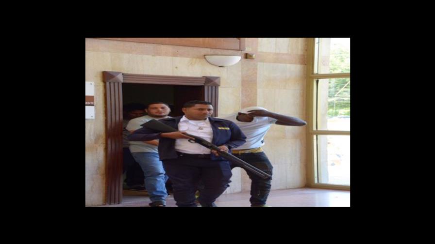 Imponen garantía económica de RD$3 millones a tres hombres por robo en fincas de tabaco en Santiago