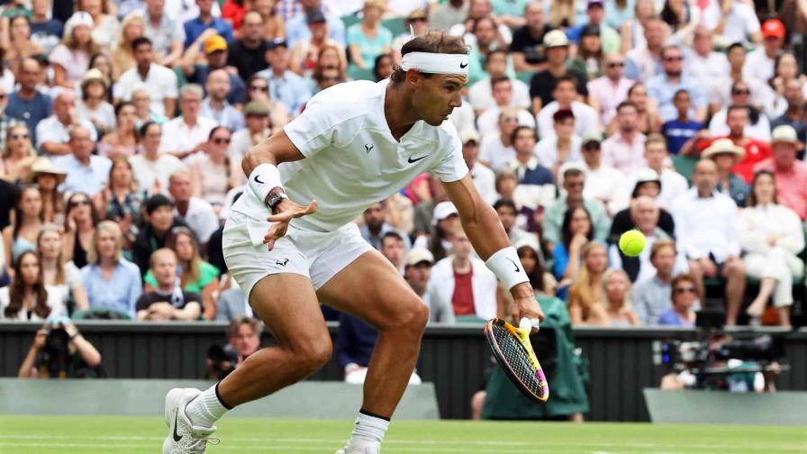 Rafael Nadal está lesionado; quiere jugar su semifinal en Wimbledon