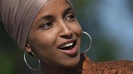 Agentes federales registran casa de la congresista Ilhan Omar, cr&iacute;tica de Trump