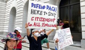 Buscan salvar orden de Barack Obama que impide deportar inmigrantes