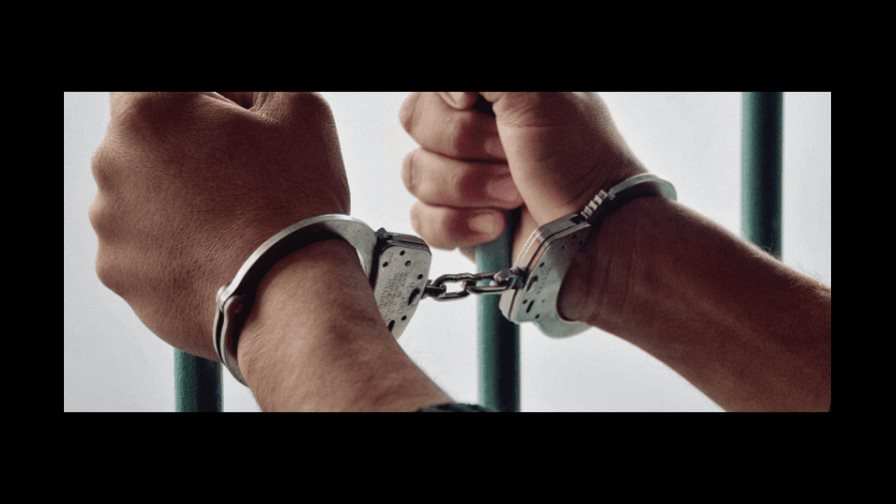 Detienen pasajero en Miami por robar más de 10,000 dólares y pesos argentinos Detienen pasajero en Miami por robar más de 10,000 dólares y pesos argentinos