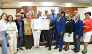 Cámara de Diputados hace reconocimiento póstumo a Víctor Víctor