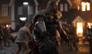 Thor llega a las salas de cine con amor y truenos