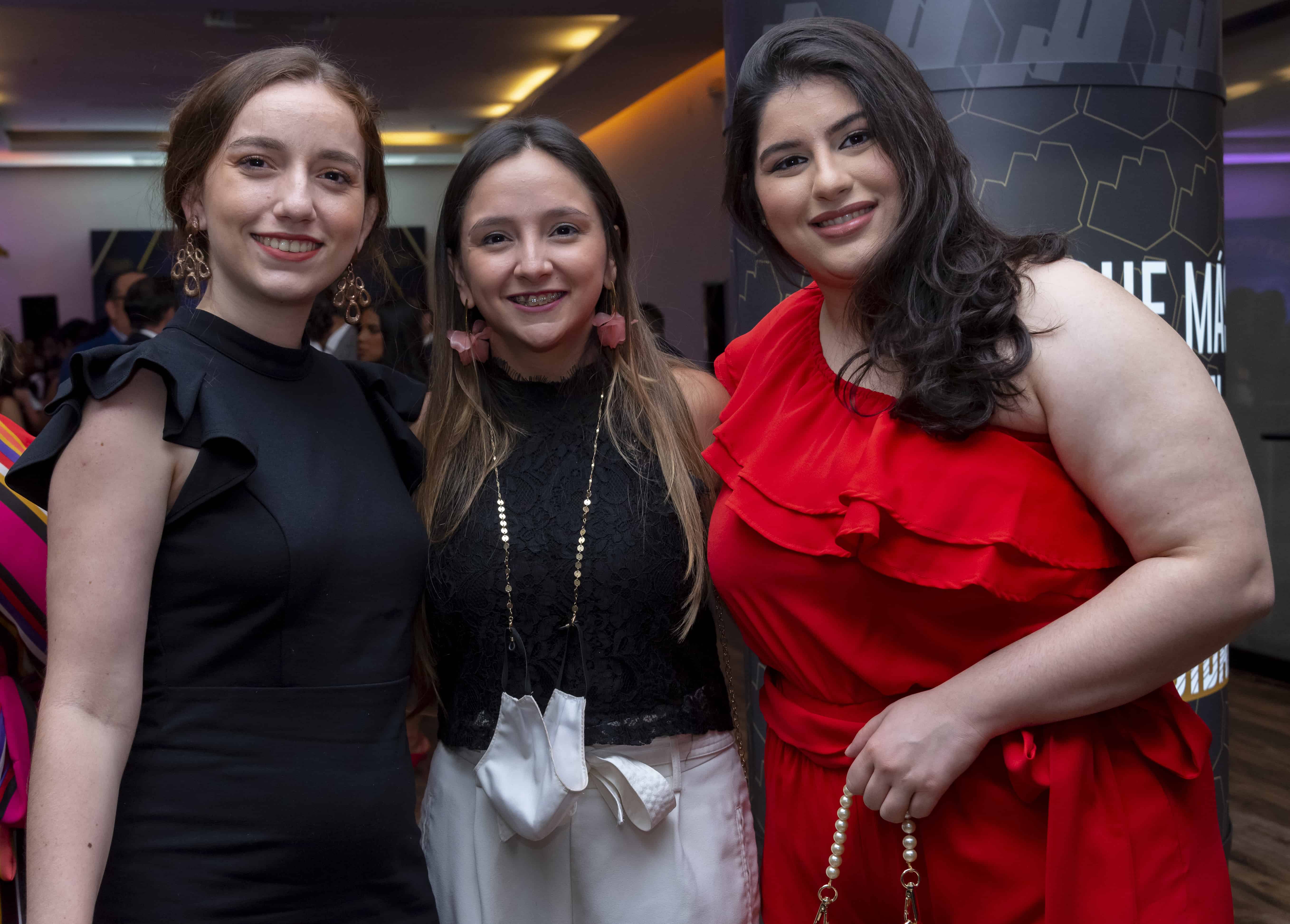 Amalia  Casasnovas, Natalie Sánchez y Lía Sofía Emam-zade.