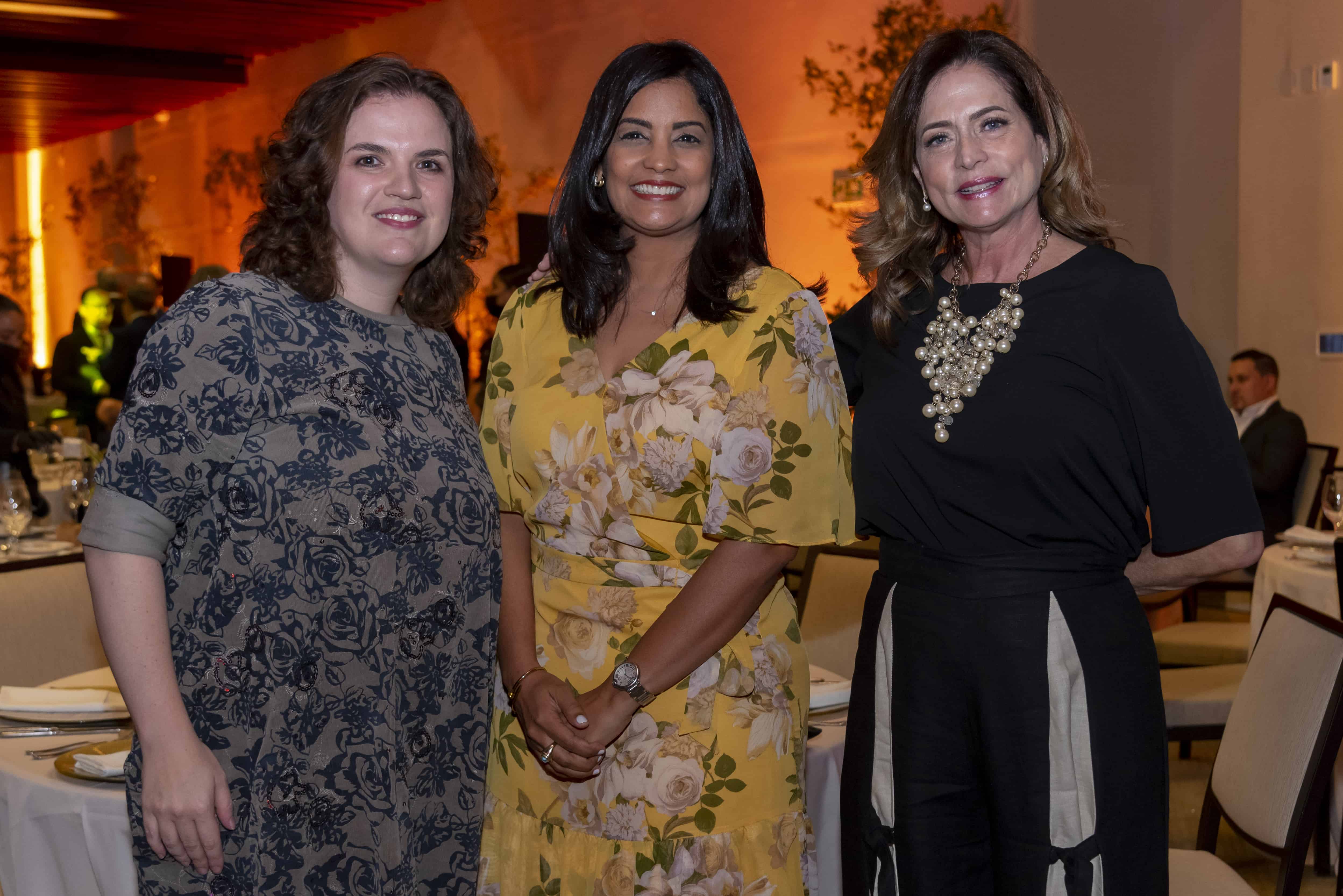 Constanza Gabelich, Claudia Gómez y Nonora Elmudez.