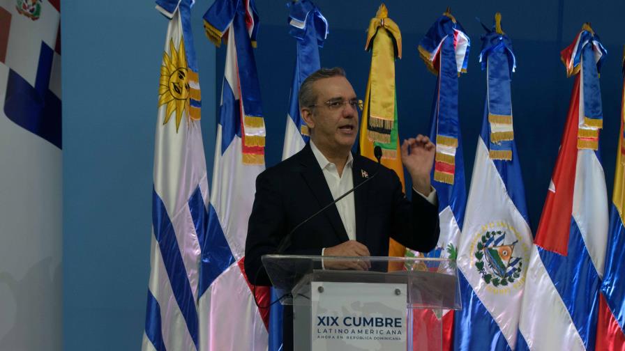 Abinader lamenta retrocesos de la libertad en Latinoamérica