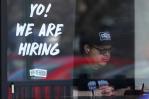 Se crean 372,000 empleos en EEUU; una señal de resiliencia