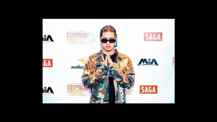 Director creativo dominicano Jmendezy trabaja en proyectos de artistas urbanos latinos