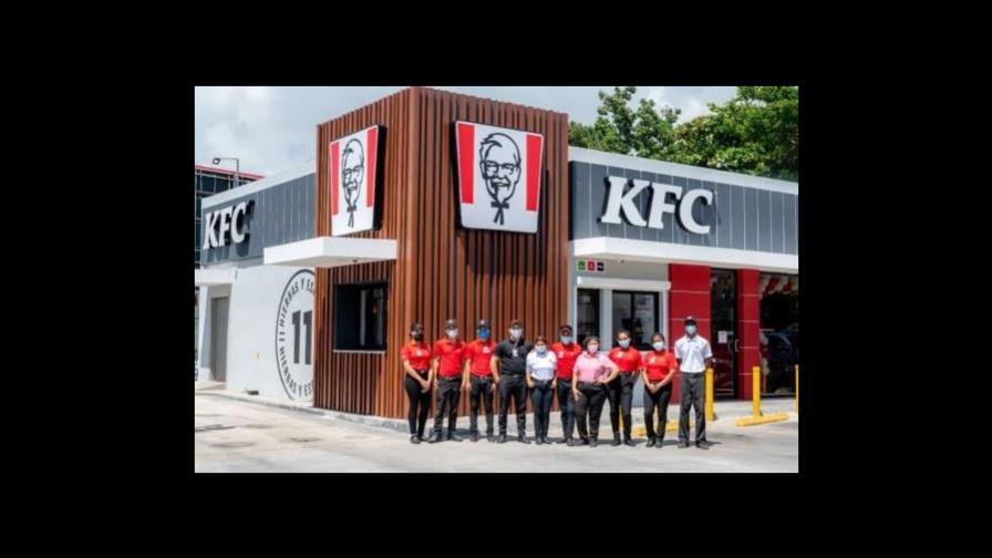 KFC celebra 25 años brindando el mejor pollo del mundo a los dominicanos KFC celebra 25 años brindando el mejor pollo del mundo a los dominicanos