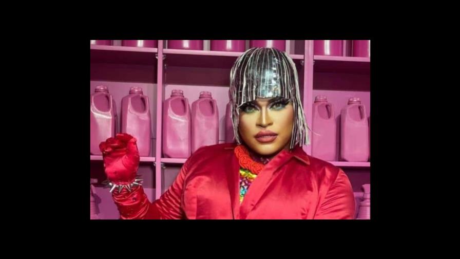 Maquillista y Drag Klembert se destaca en el nuevo video de El Alfa e Ilegales